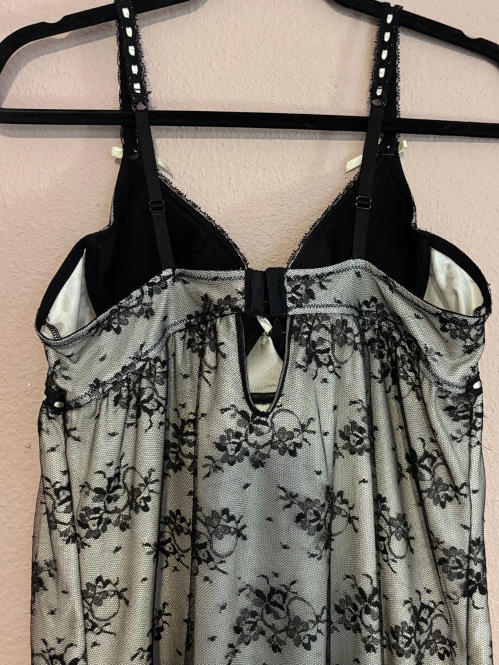 NWOT Delicate Black & Cream Lace Chemise - Size Large - Picture 3 of 3